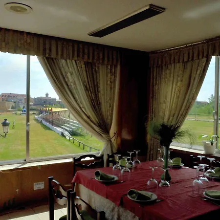 Hotel Don Suero De Quinones 2*