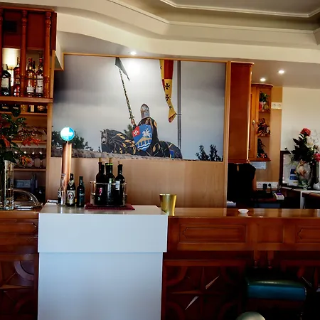 Hotel Don Suero De Quinones 2*