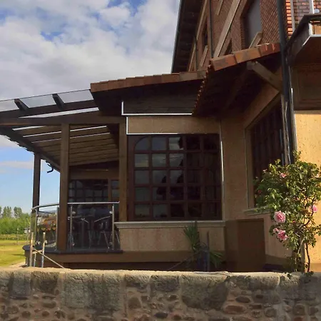 Don Suero De Quinones Otel