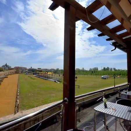 Hotel Don Suero De Quinones