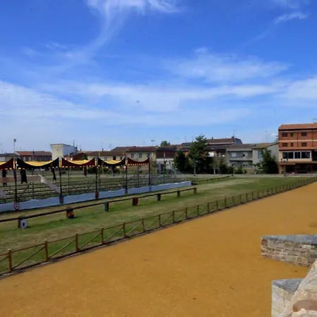 Hotel Don Suero De Quinones 2*