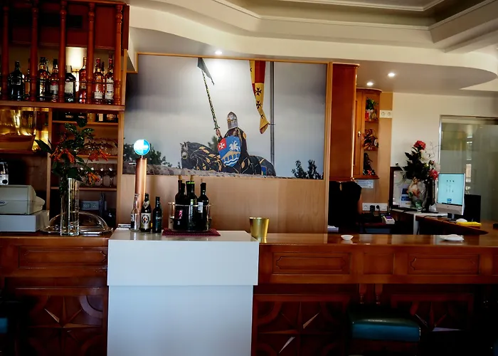 Ξενοδοχείο Don Suero De Quinones 2*