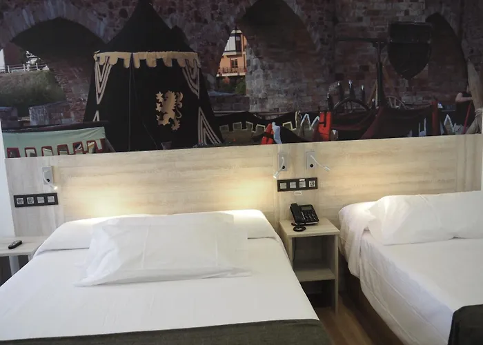 Ξενοδοχείο Don Suero De Quinones 2*