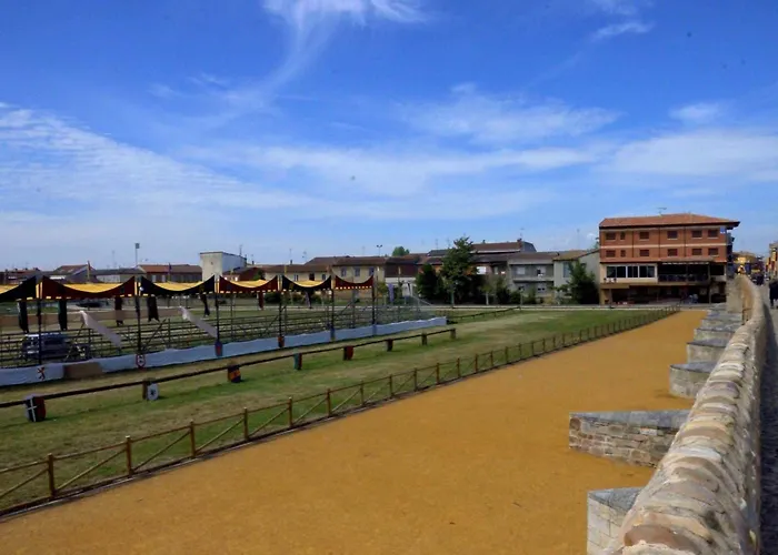 Ξενοδοχείο Don Suero De Quinones 2*