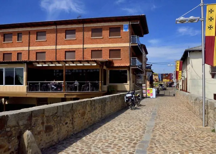 Otel Don Suero De Quinones